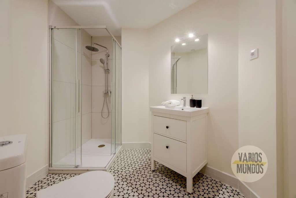 Cool Y Centrico Apt 6Px En Plena Plaza Del Carmen E2 Madrid Buitenkant foto