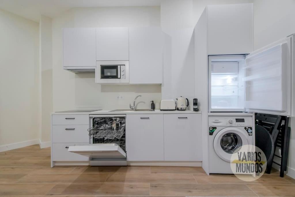 Cool Y Centrico Apt 6Px En Plena Plaza Del Carmen E2 Madrid Buitenkant foto