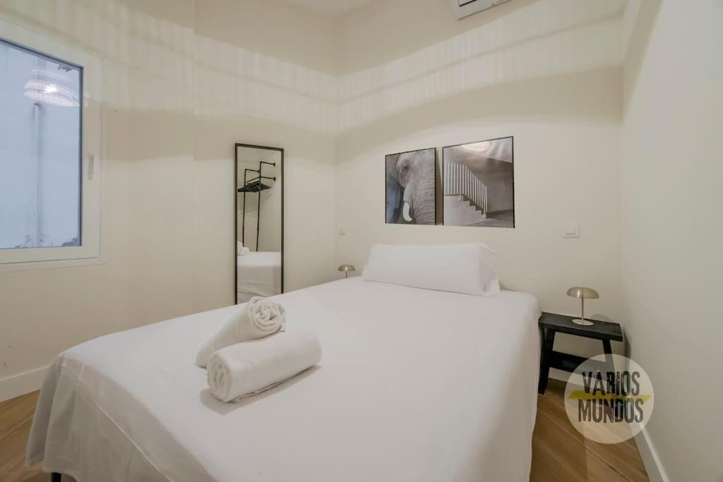 Cool Y Centrico Apt 6Px En Plena Plaza Del Carmen E2 Madrid Buitenkant foto