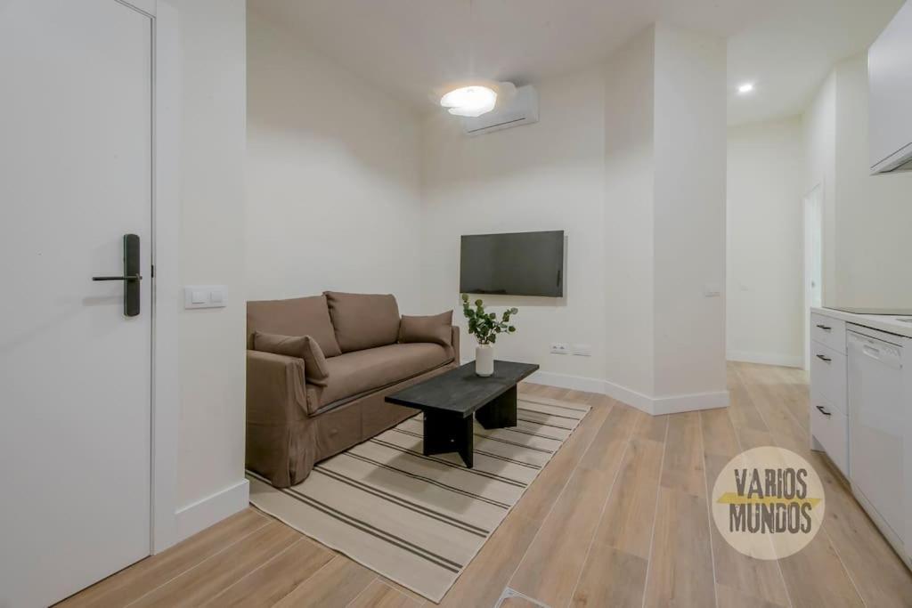 Cool Y Centrico Apt 6Px En Plena Plaza Del Carmen E2 Madrid Buitenkant foto