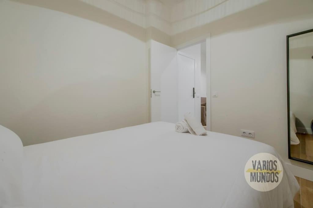 Cool Y Centrico Apt 6Px En Plena Plaza Del Carmen E2 Madrid Buitenkant foto