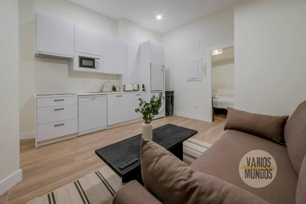 Cool Y Centrico Apt 6Px En Plena Plaza Del Carmen E2 Madrid Buitenkant foto